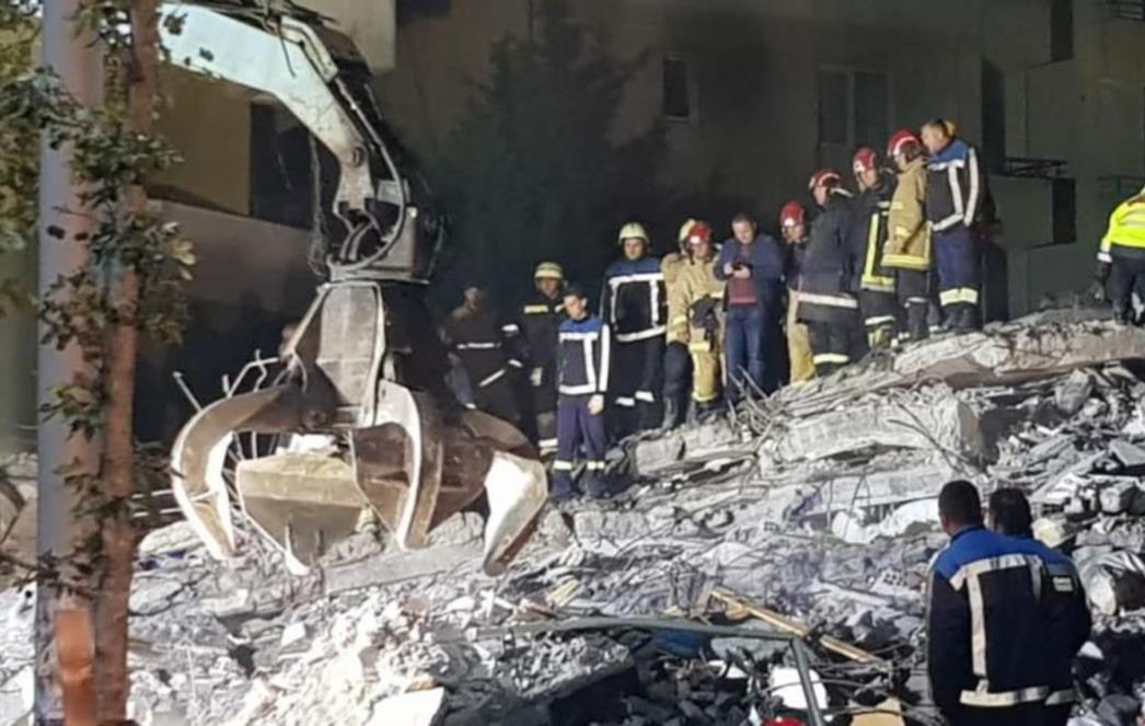 STRAŠNI PRIZORI U ALBANIJI Srušeni i oštećeni objekti, traga se za nestalima, pogledajte kako izgledaju posljedice razornog potresa (FOTO)