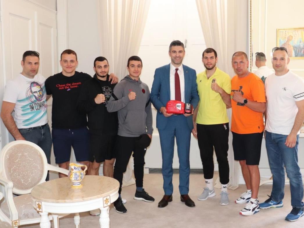 Svjetski boksački prvaci na prijemu kod gradonačelnika Frankovića