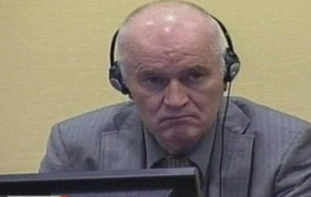 Mladić na medicinskim pretragama u zatvoru