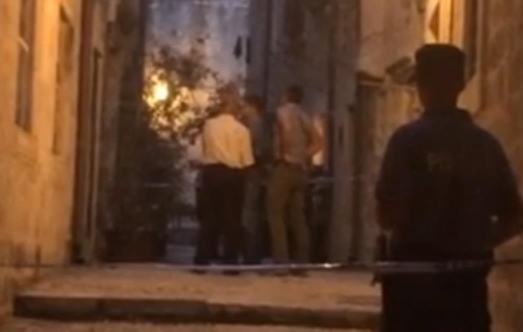 TRAGEDIJA U DUBROVNIKU: Nožem ubio majku, potom se pokušao ubiti skokom kroz prozor