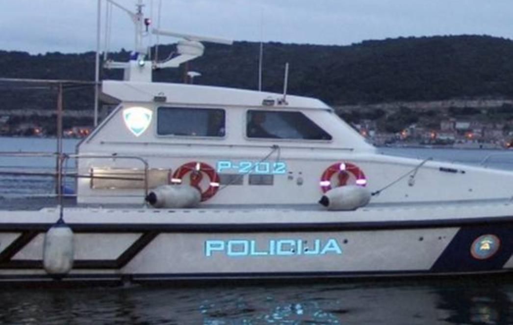Nasukala se jahta kod Hvara, zapovjednik kažnjen