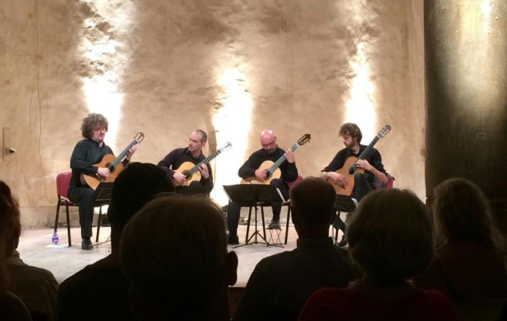 Kvartet gitara u atriju Kneževa dvora