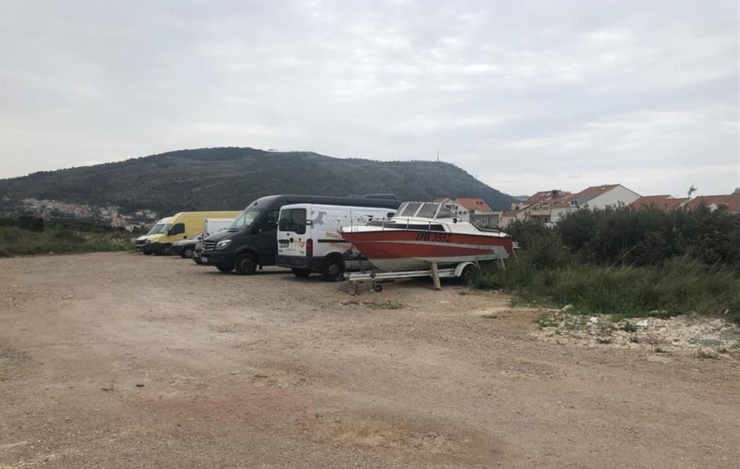 NIŠTA OD NOVE TURISTIČKE ŠKOLE! RH izgubila vrh Babinog kuka, novi vlasnik uklanja stotine vozila (FOTO)