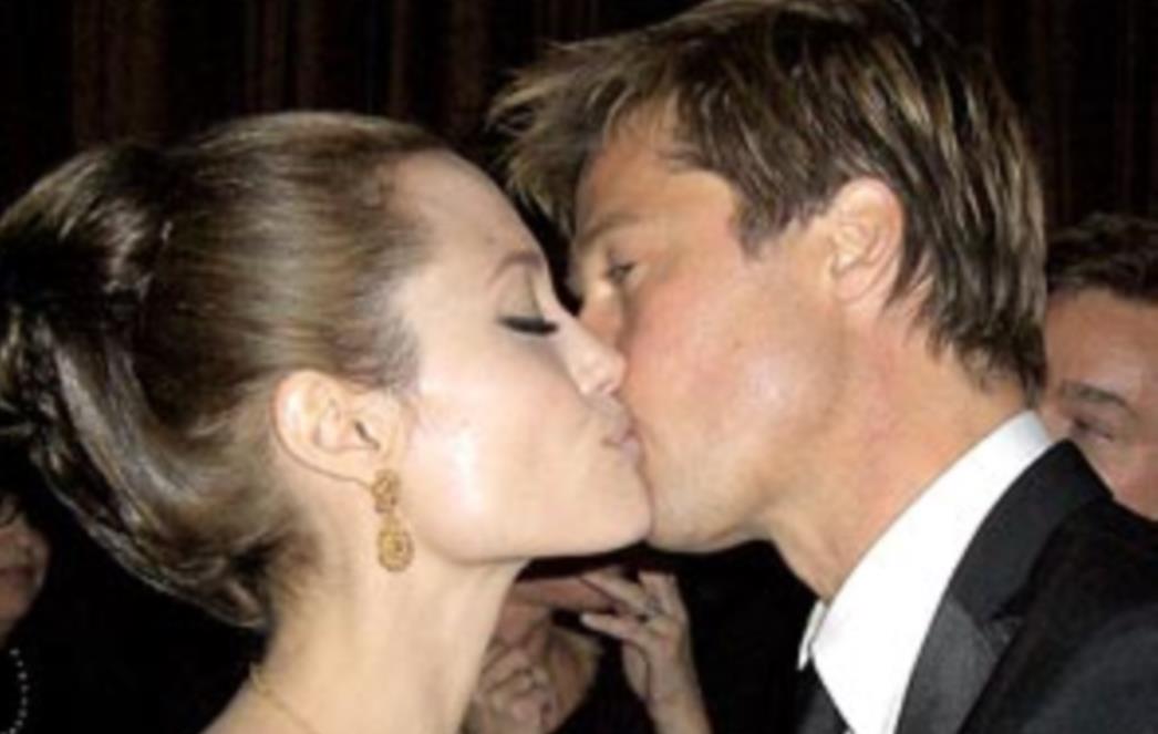 Angelina Jolie i Brad Pitt čekaju blizance