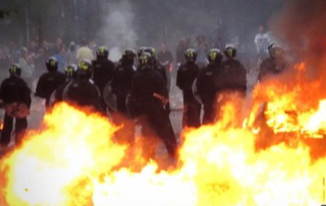 ENGLESKA Neredi se proširili i na treći britanski grad