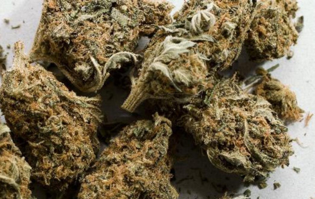 Švercao drogu u čipsu i smokiju