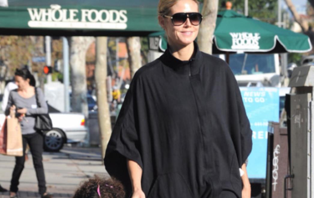 Seksi Heidi Klum 'zaplivala' u crnom od glave do pete