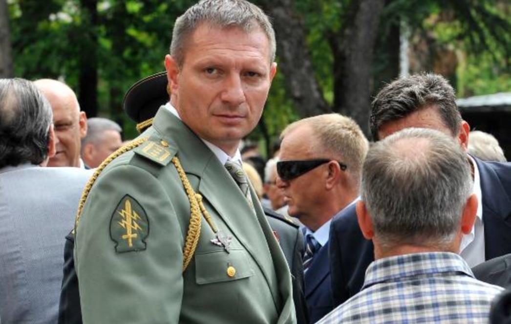 'PRIJETI' VRIŠTE NASLOVNICE: Kako medijska bagra koja je uglavnom rat provela u birtiji napada Klemma