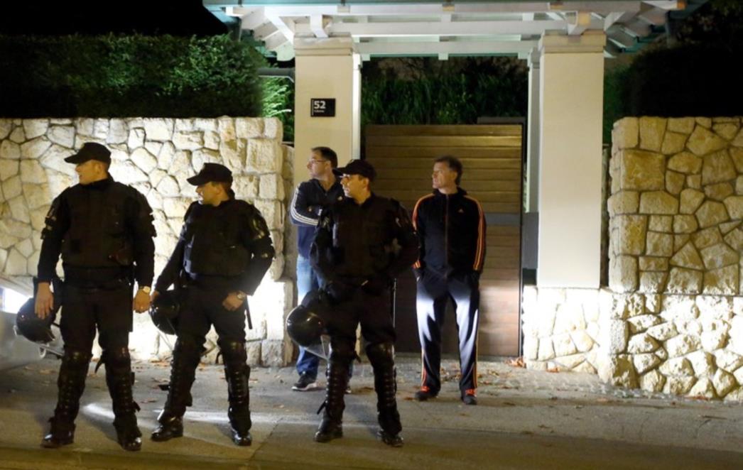 Stotinjak BBB-a došlo pred kuću Zdravka Mamića, evo što su mu poručili!