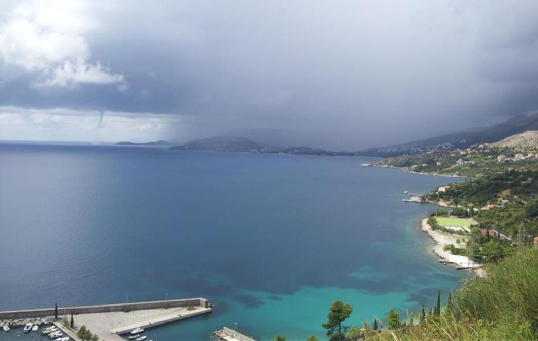 POGLED IZ ŽUPE DUBROVAČKE: Pijavice pokraj  Lokruma (FOTO)