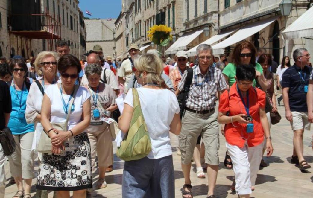  ZAŠTO PRIJE KAD MOŽE KASNIJE: Dubrovački turistički vodiči čekaju licencu po dva mjeseca! 
