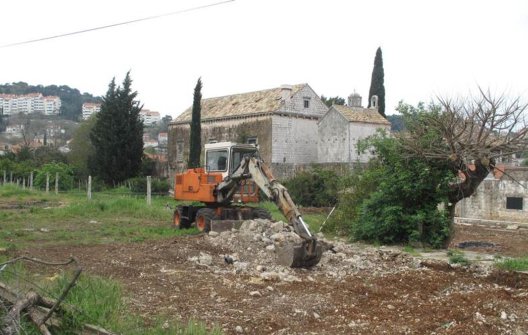Eko centar: Ne dozvolite pretvaranje vrta Gundulić u parking!