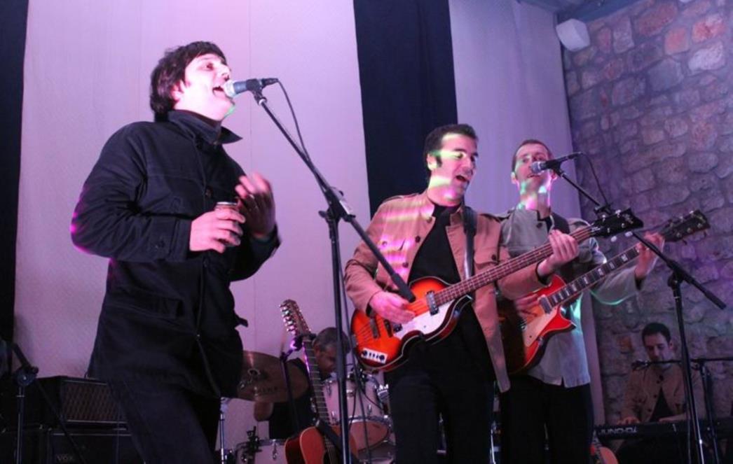 Dubrovčani na nogama: THE BEATLES Revival Band oduševio Lazarete  (FOTOGALERIJA)