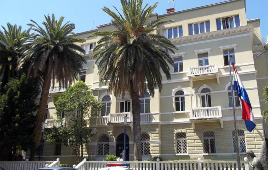 ZARADIO KAZNENU PRIJAVU Utržak firme nije polagao na žiro račun, radnike isplaćivao neosnovano