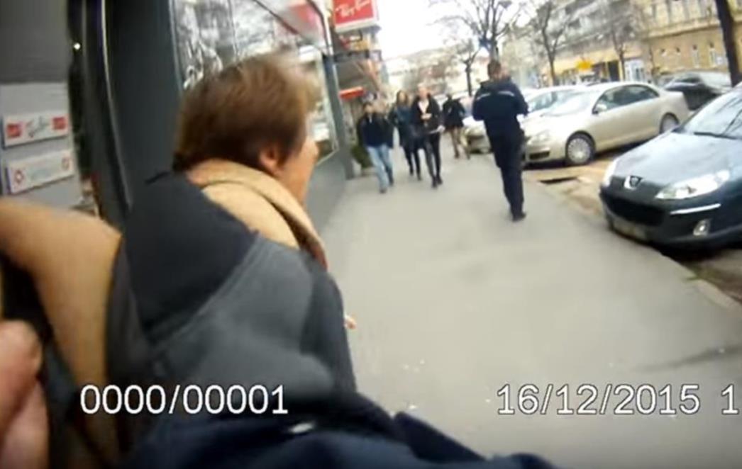 OBJAVLJENA SNIMKA STRAVIČNOG  PRIVOĐENJA  GOSPOĐE; Policija: ‘Naš djelatnik postupio je  prema zakonu’ /VIDEO/