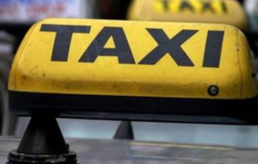 VIC DANA:  Pušenje u taksiju