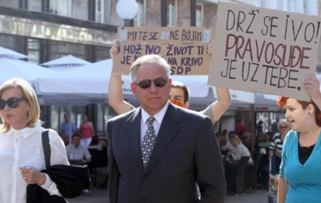 Ima li U Dubrovniku onih za kojima bi trebalo nositi ovakve transparente?