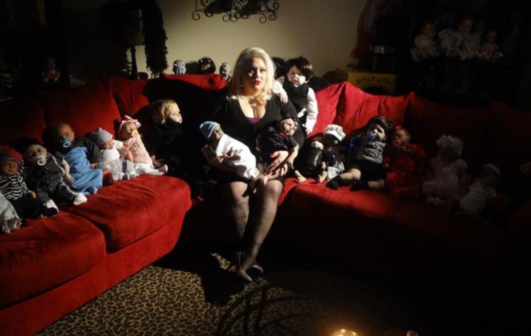 FOTOGRAFIJA DANA: Marilyn s kolekcijom nerođenih lutaka