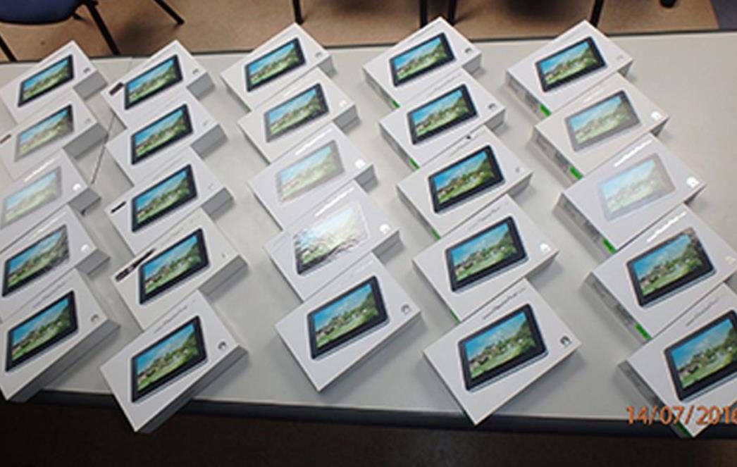 DUBROVAČKIM MALIŠANIMA OD SRCA: Taksisti darovali 25 tablet uređaja