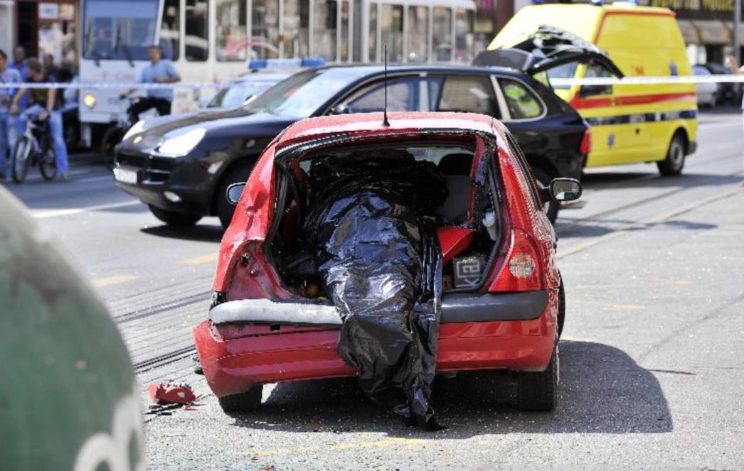 Policija otkrila: Žrtve jučerašnje stravične nesreće su majka (49) i sin (18)