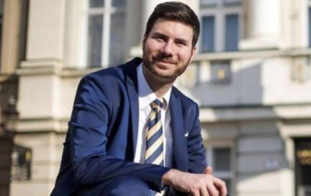 MALI NOA KOJI NIKAD NIJE CIJEPLJEN Pernar otvorio tek rođenom sinu Facebook stranicu