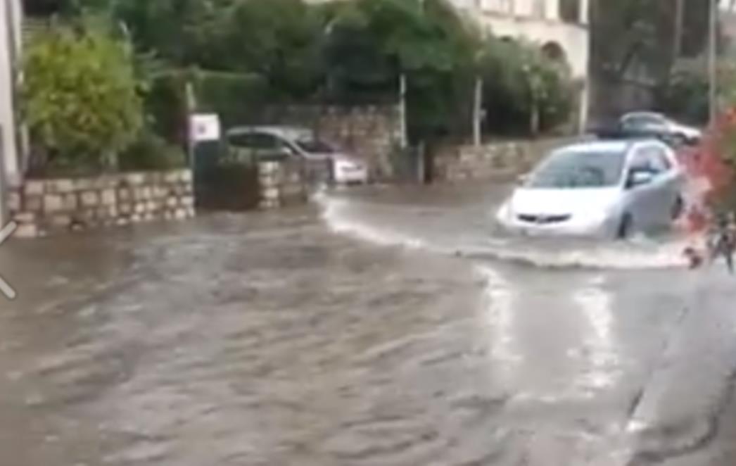 NEVRIJEME U DUBROVNIKU: Kroz Gruž možete plivajući, vatrogasci opet na terenu! /FOTO+VIDEO/