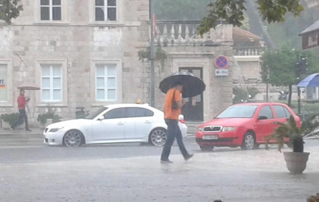 Obilne kiše poplavile Pulu i Zadar, nevrijeme i u Makarskoj