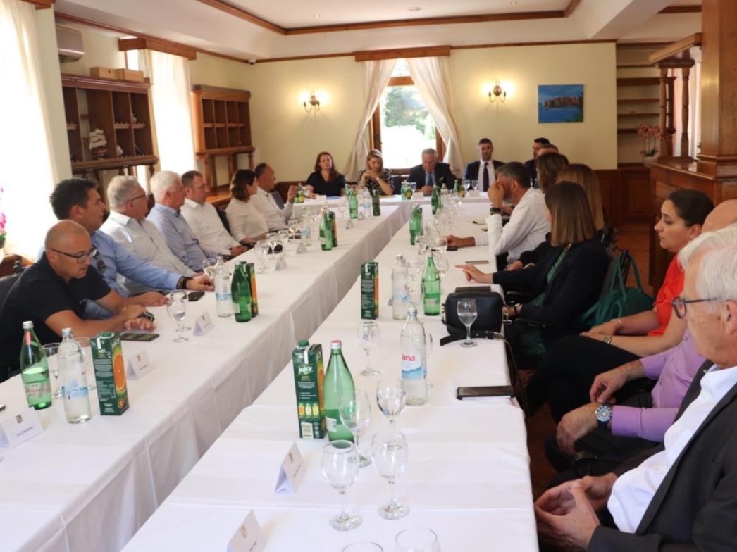 Župan Dobroslavić i ministrica Brnjac održali sastanak s predstavnicima turističkog sektora