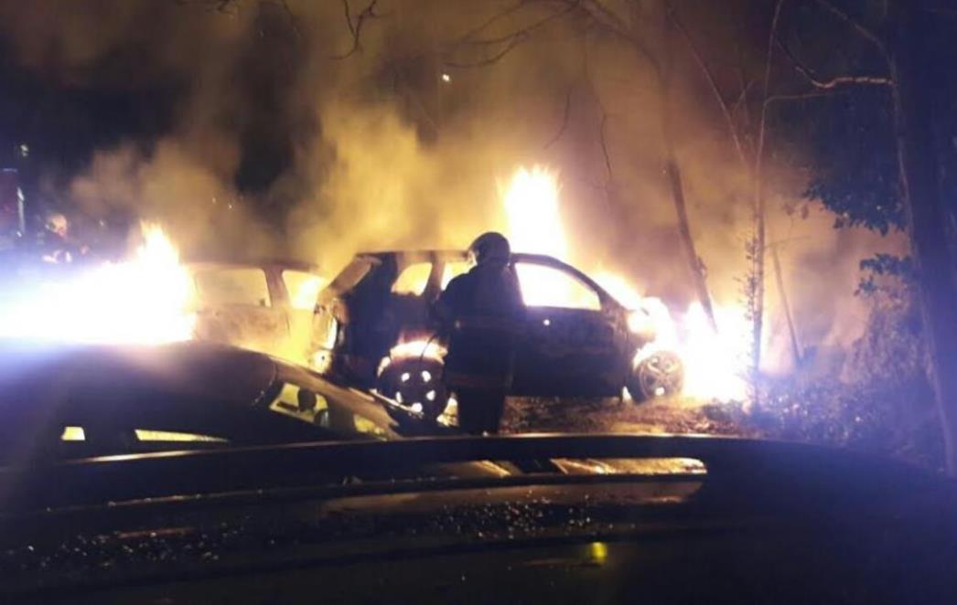 Zapalilo se auto u Šipčinama; intervenirali vatrogasci i policija