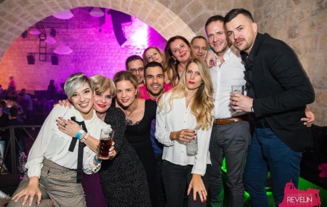BRUCOŠIJADA Prepun Revelin odlično se zabavio uz Domenicu (FOTO)