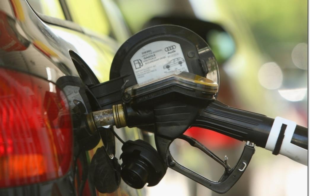 Nakon četiri tjedna, benzinska bi goriva trebala pojeftiniti