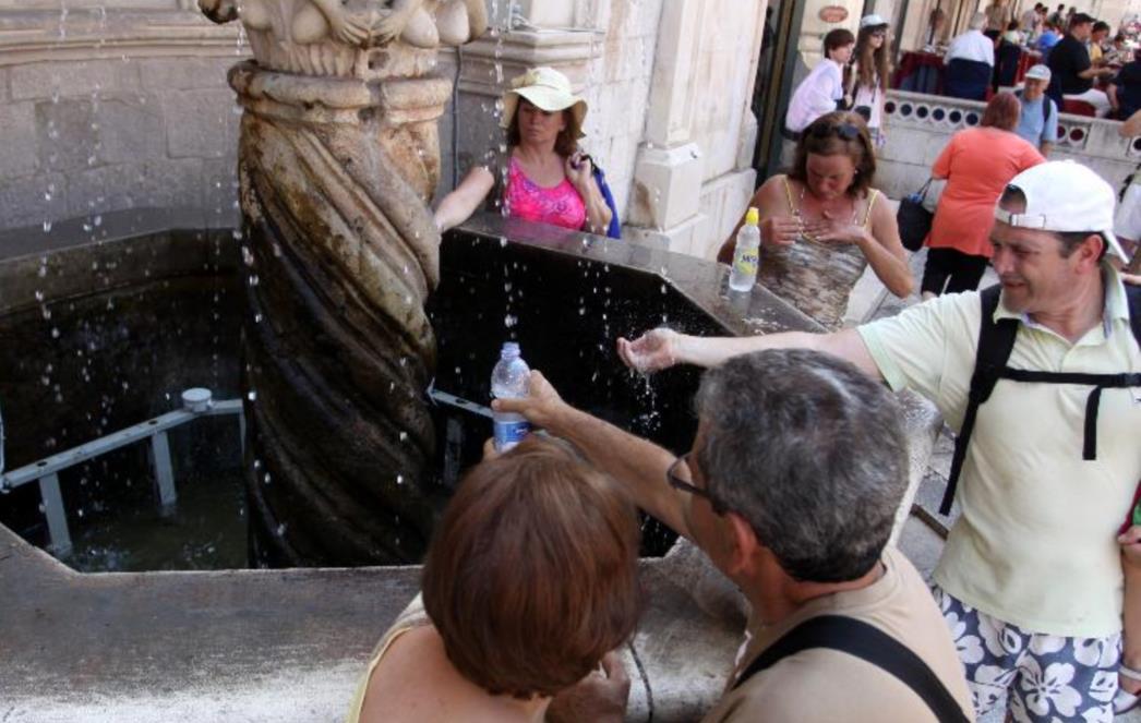 PRIPREMITE SE ZA SUTRAŠNJI DAN: Temperature prelaze 30 stupnjeva, vikend će biti ubitačan!