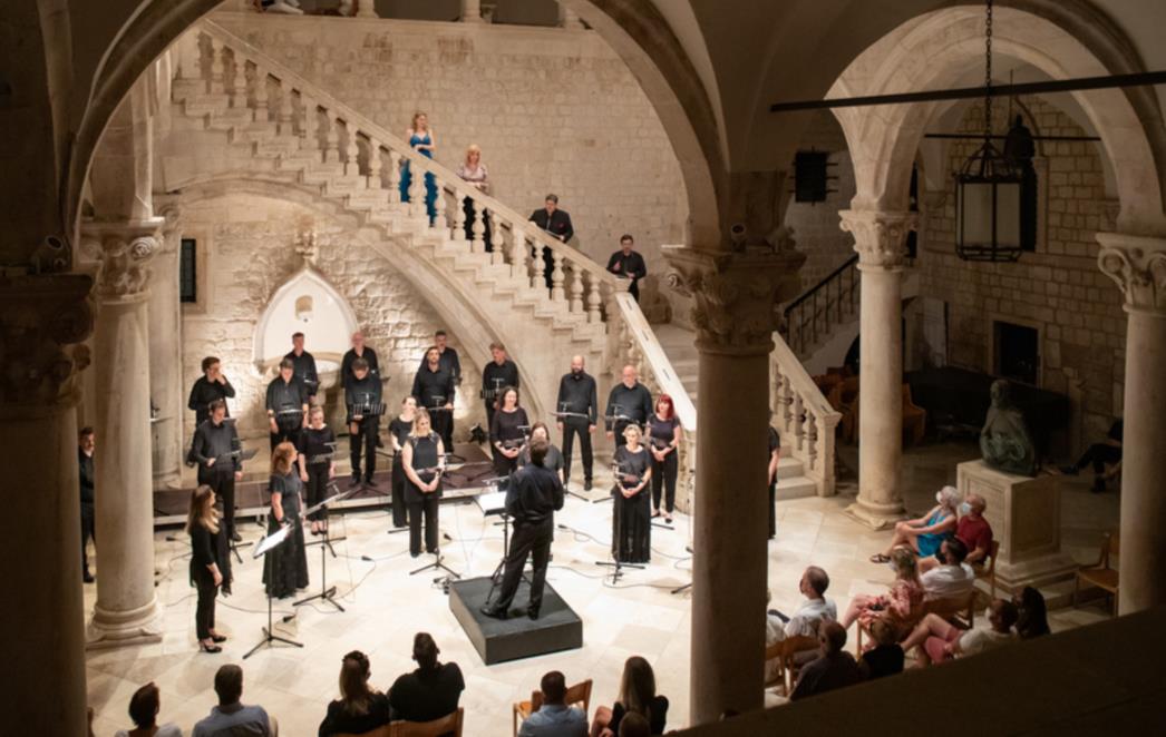 Veličanstveni koncert Zbora HRT-a i solista u Dvoru