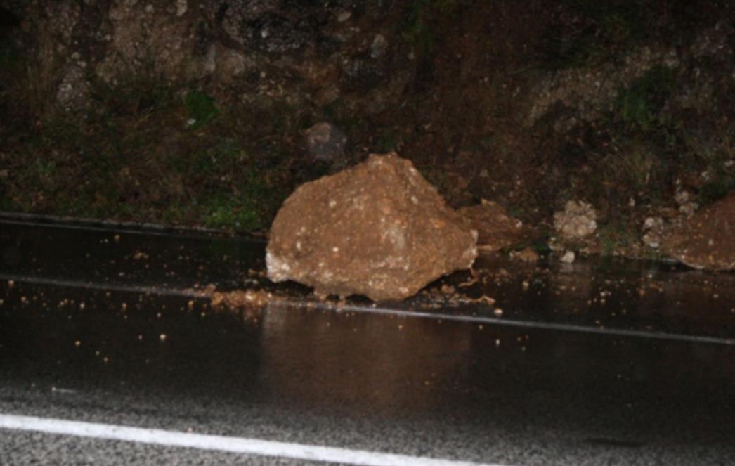  ODRONI OKO DUBROVNIKA: Stijena pala na magistralu, promet otežan 