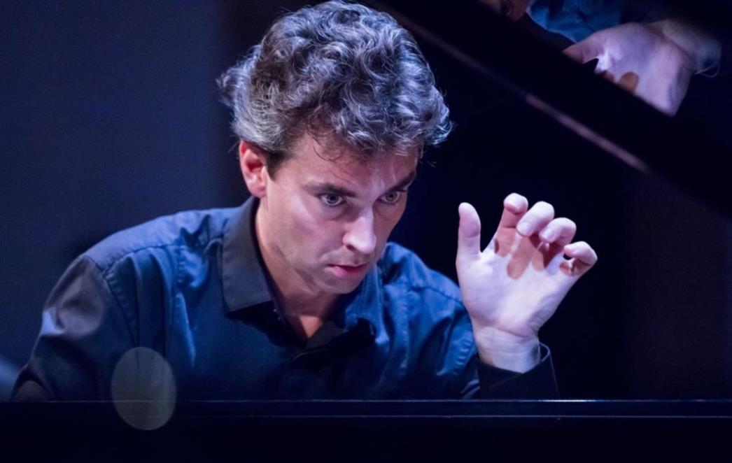 KNEŽEV DVOR: Filipecova  maestralna izvedba Liszta