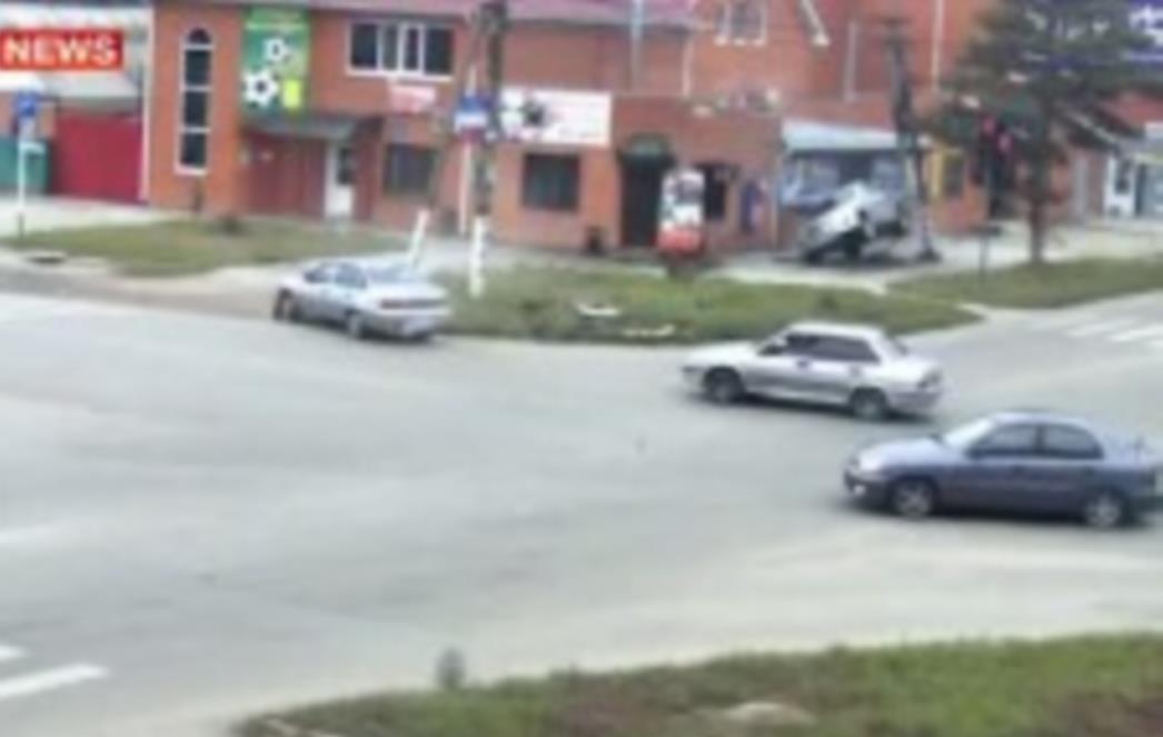 U posljednji trenutak izbjegla nalet Mercedesa ML