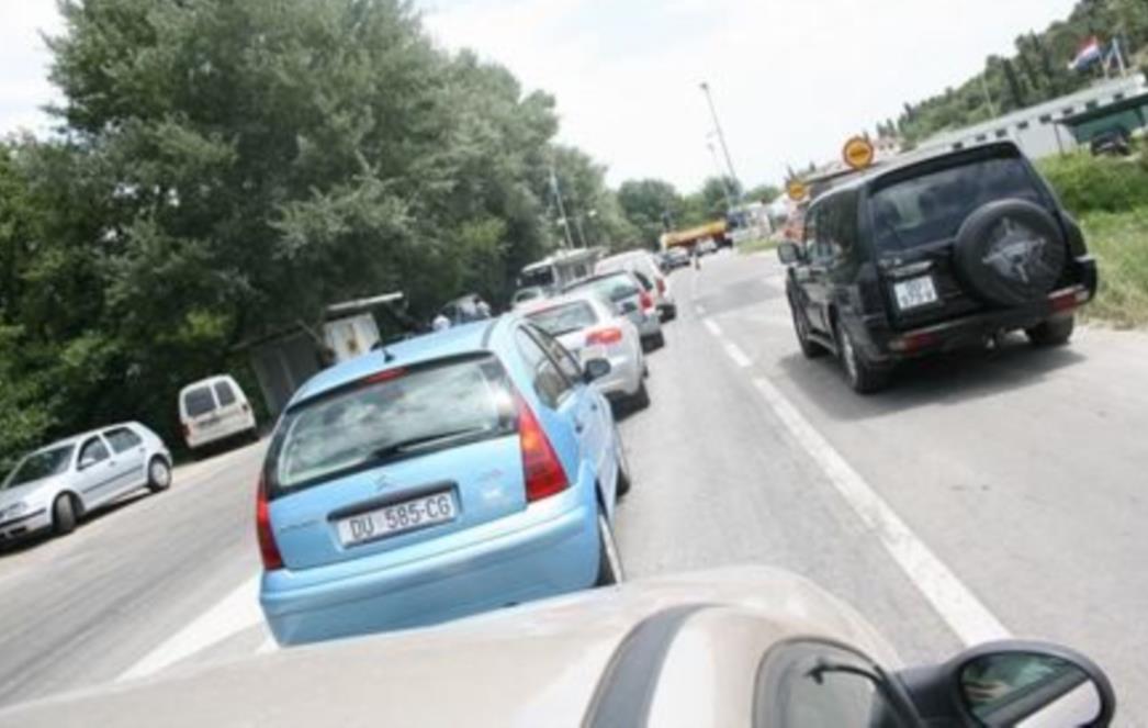 NEUGODNOST NA GRANICI U METKOVIĆU: 'Pretresli su me do gole kože i rekli kako mi ne gine zatvor u Dubrovniku'