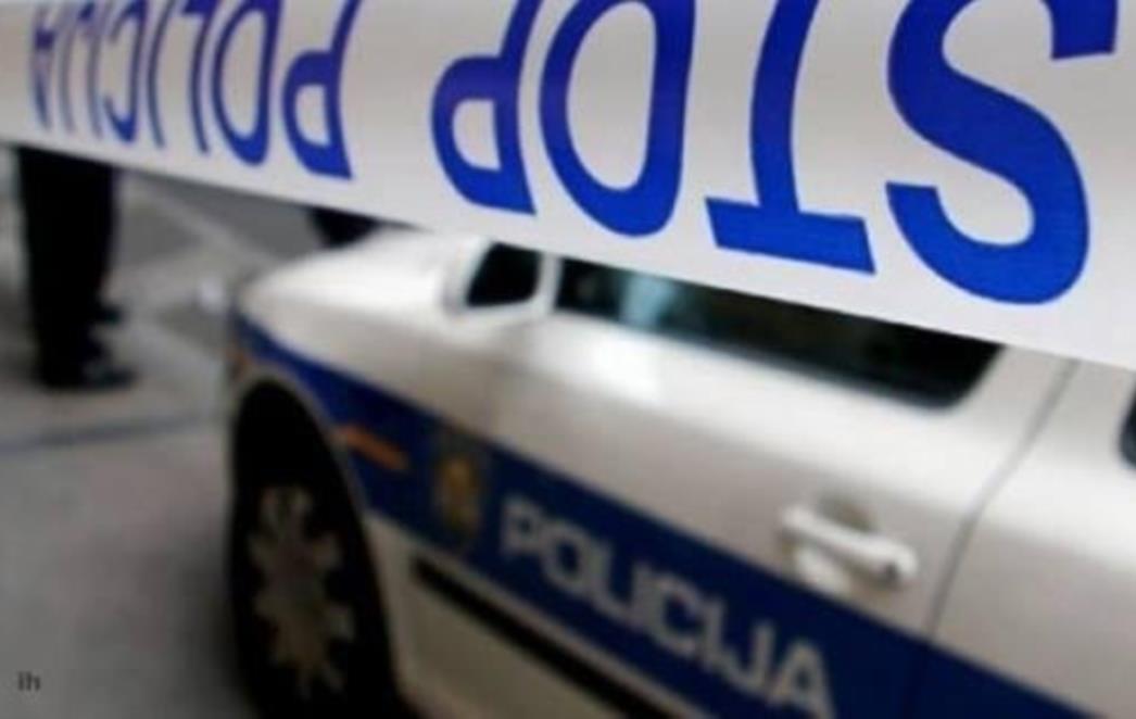 JEDNA ŽENA PREMINULA Kombi s migrantima sletio u Kupu, vozač pobjegao u minsko polje