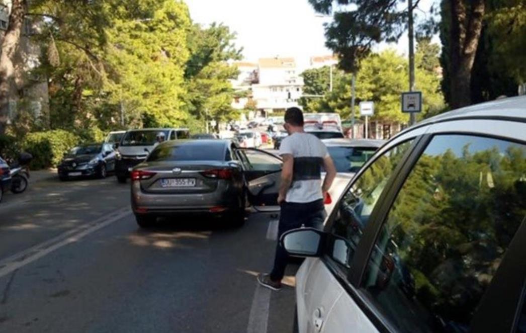 TAKSIST VIĆANU OTVORIO VRATA Prometna nesreća u Lapadu, nema ozlijeđenih