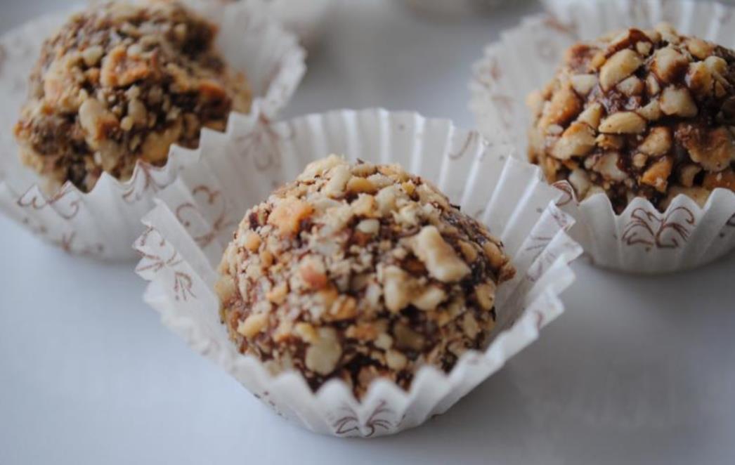 RECEPT DANA: Ferrero Rocher kuglice