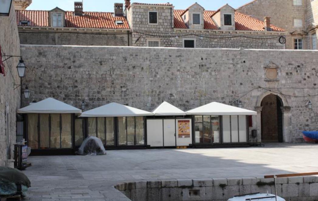  Konzervatori uklanjaju kućice Ivice i Marice sa Peskarije 