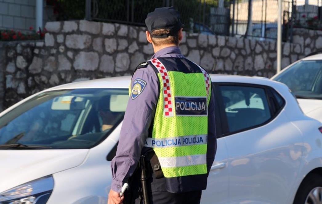 ZAUSTAVLJEN KOD PLOČA Upravljao vozilom prije stjecanja prava na upravljanje, odbio test na drogu: Mora platiti više od 20 tisuća kuna