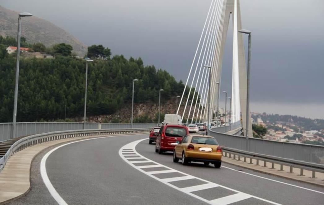 NIŠTA OD ZATVARANJA MOSTA: Zbog nevremena odgađa se inspekcija 