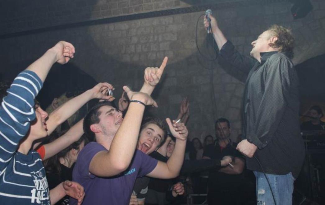 FOTOGALERIJA Prljavo kazalište 'zapalilo' Revelin