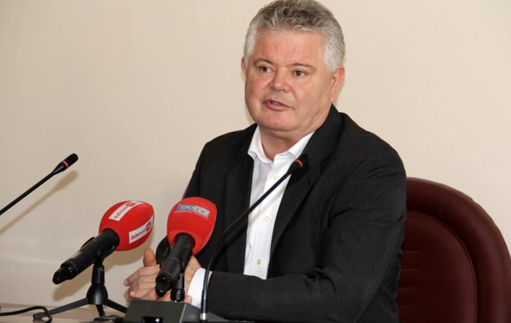 VLAHUŠIĆ PODRŽAO DIREKTORICU VRTLARA: Ona ima pravo zaposliti koga hoće!
