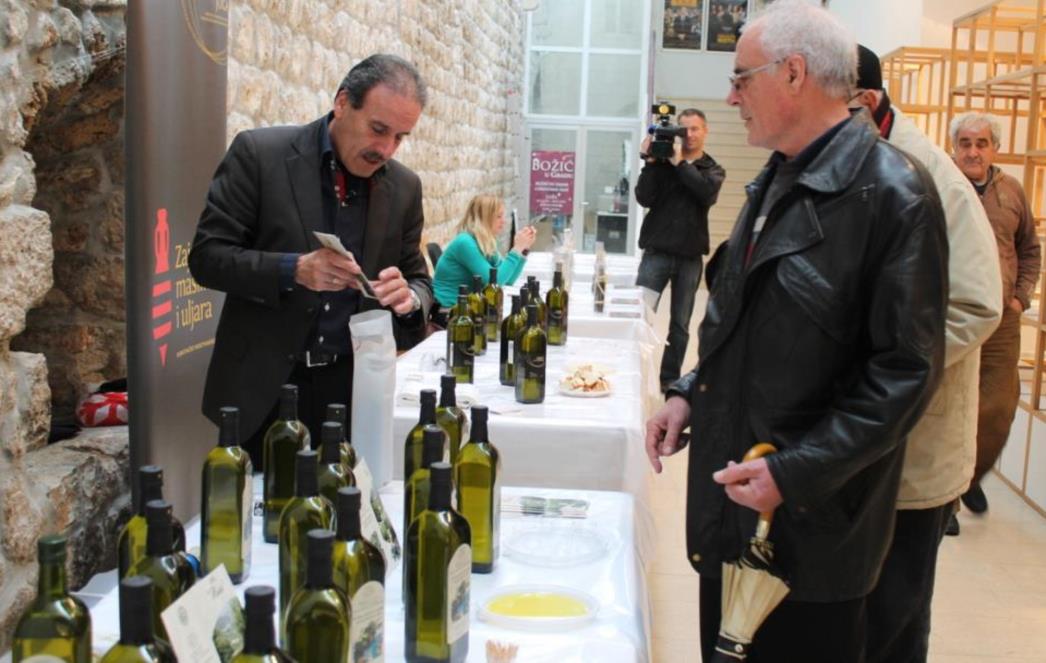 FESTA OD ULJA U LUŽI: Dubrovački uljari i maslinari izložili svoje proizvode 