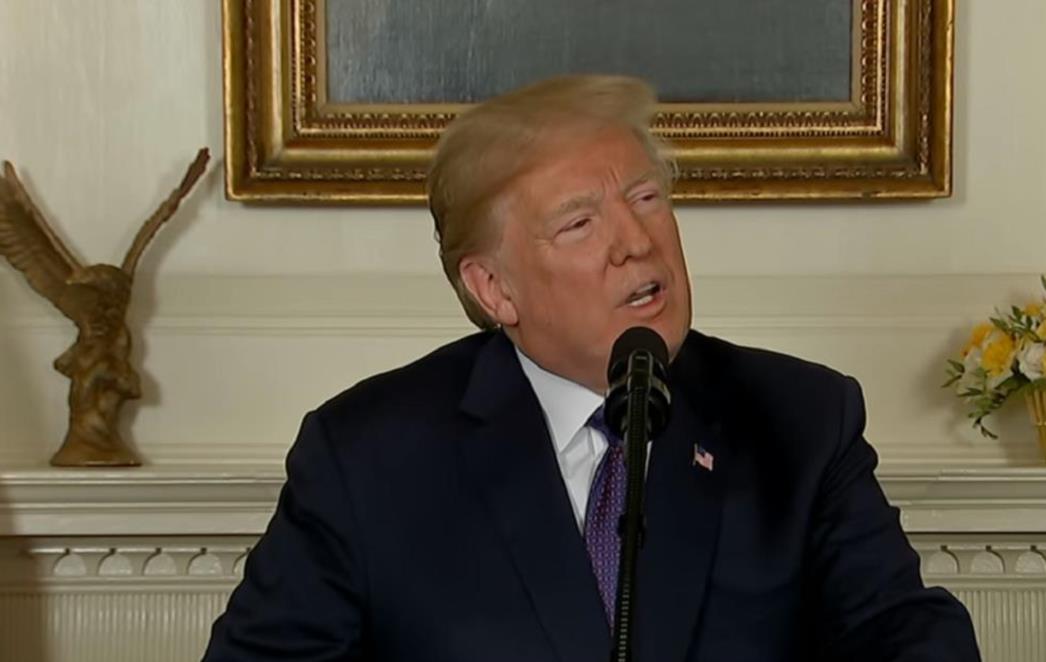 Ozbiljna vijest svjetskih agencija: Trump se žalio da ne može dobro oprati kosu, sad vlada želi mijenjati propise za tuševe