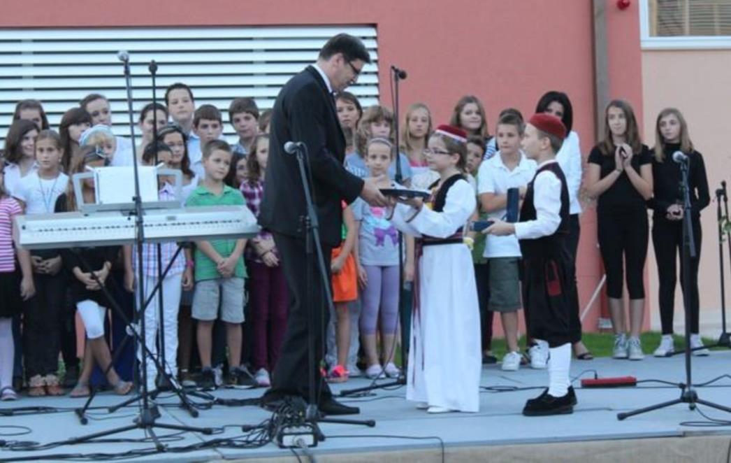 MINISTAR U ŠKOLI MARINA DRŽIĆA: 'Ovo je mala škola za velika djela' (FOTOGALERIJA)