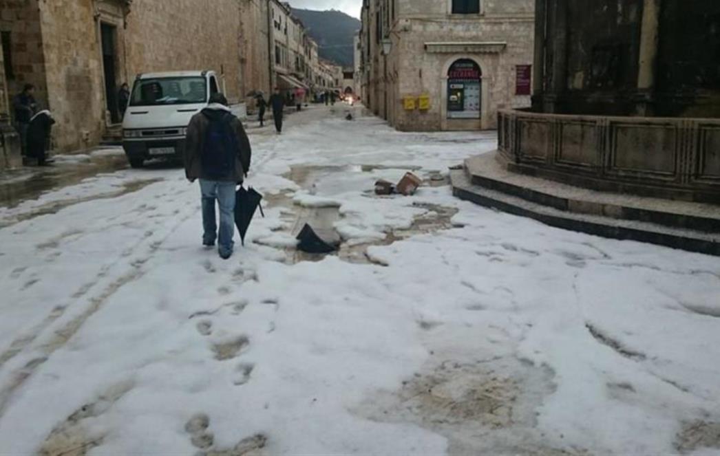 VREMENSKE NE/PRILIKE:  Kako se Dubrovnik jutros zabijelio (FOTO)