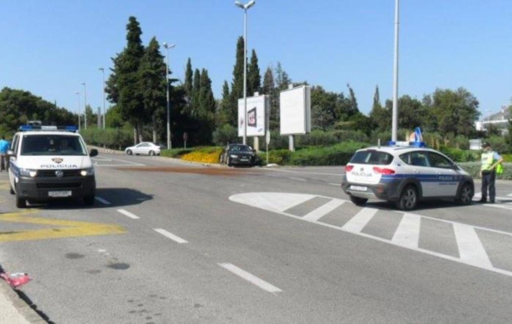 JEDNA OSOBA OZLIJEĐENA Sudarili se motocikl i automobil kod skretanja za Zračnu luku Dubrovnik